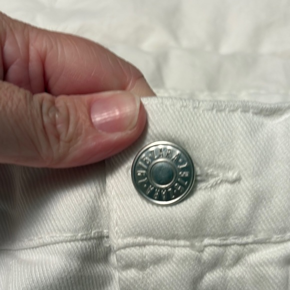 Zara White Distressed Jeans Loose Fit - Picture 6 of 14